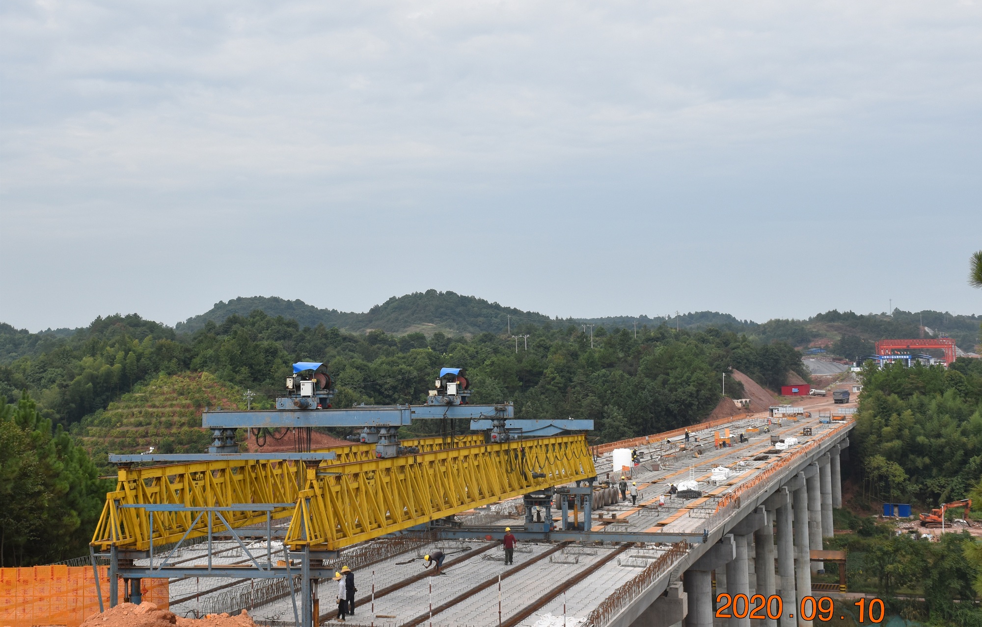 20200910 常祁二標首座橋梁架通 圖1_副本.jpg