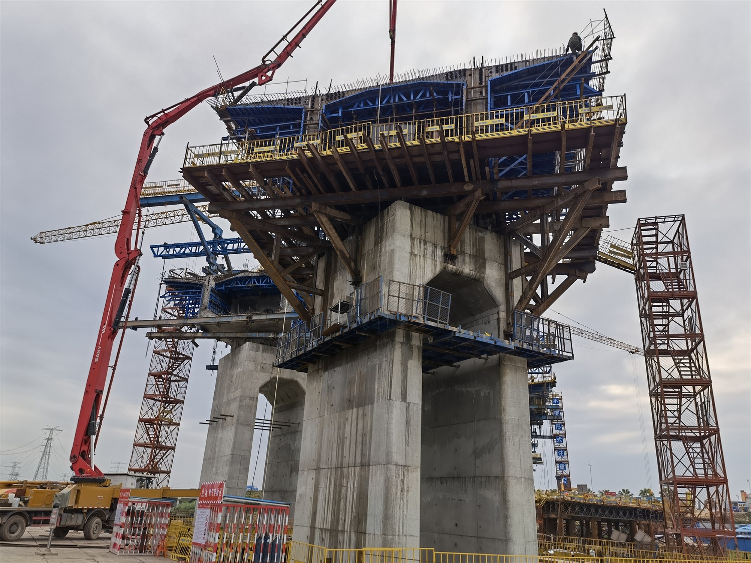 20210406976778.jpg 20210308 5莞番10標最后一個0號塊完成澆筑 圖1_副本.jpg