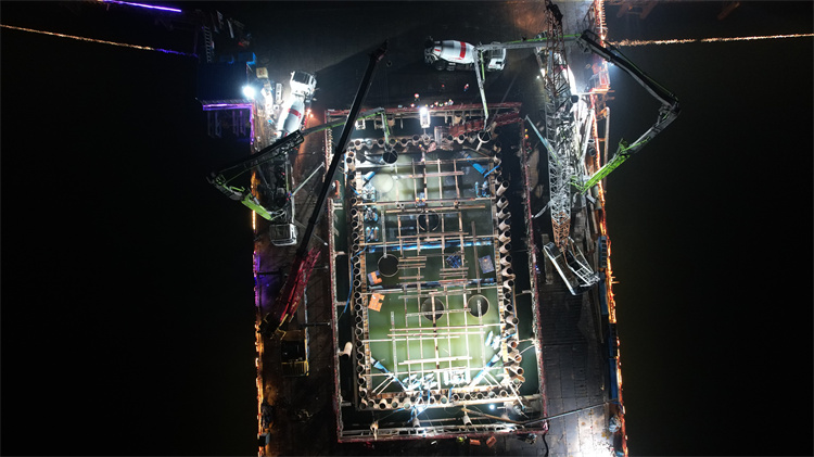 20230310105075.jpg 主墩13號(hào)墩封底.jpg